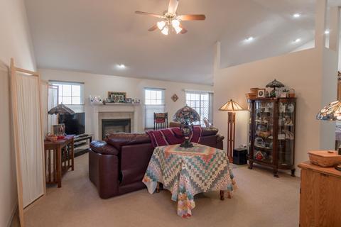 311 Fieldcrest Ct, Normal, IL 61761 photo 2