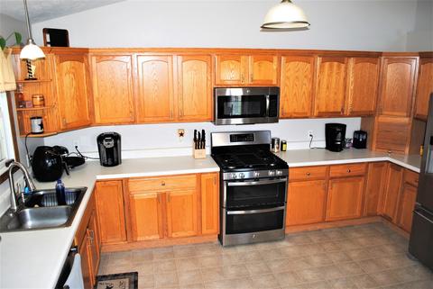 405 Sunset Dr, Colfax, IL 61728 photo 5