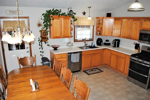 405 Sunset Dr, Colfax, IL 61728 photo 6