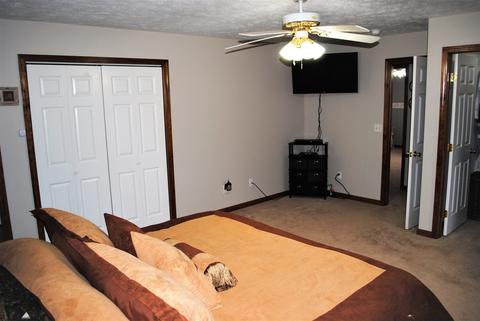 405 Sunset Dr, Colfax, IL 61728 photo 9