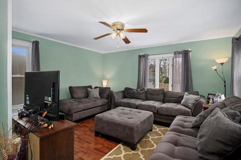 721 Brook St, Elgin, IL 60120 photo 8