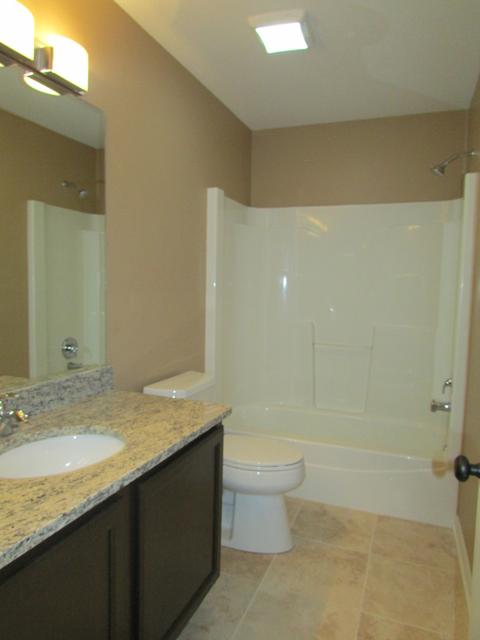 1860 E Ivy Cir, Lindenhurst, IL 60046 photo 18