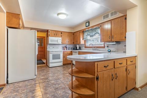 17600 Maple St, Lansing, IL 60438 photo 7