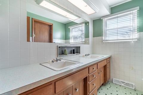 17600 Maple St, Lansing, IL 60438 photo 18