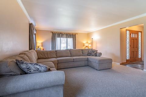 17600 Maple St, Lansing, IL 60438 photo 2