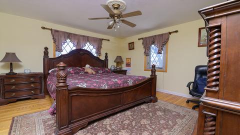 8948 Olympic Dr, Bridgeview, IL 60455 photo 8