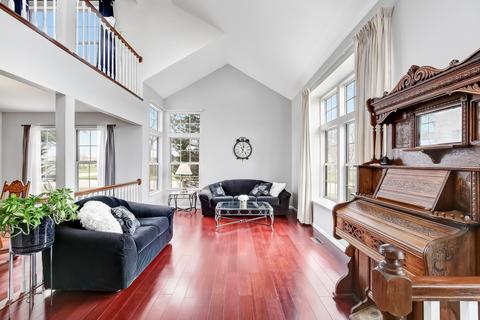 235 Mayflower Ln, Bartlett, IL 60103 photo 4