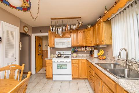 3040 183rd St, Lansing, IL 60438 photo 4