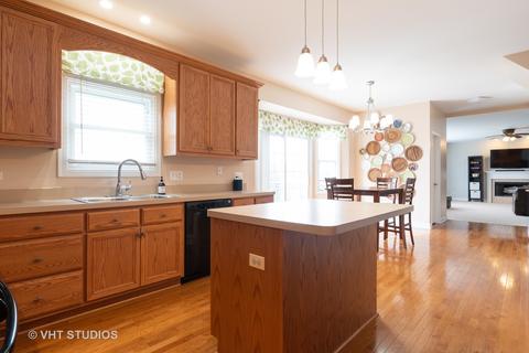 16552 Arbor Ct, Plainfield, IL 60586 photo 9