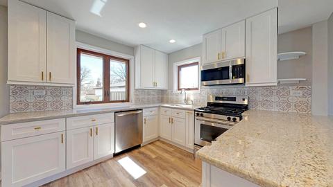 2645 Eisenhower Dr, Des Plaines, IL 60018 photo 4
