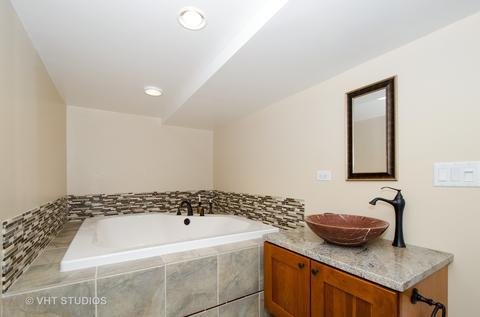 34 Logan Ter, Golf, IL 60029 photo 16
