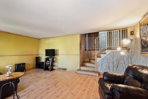 8831 Forestview Rd, Evanston, IL 60203 photo 2