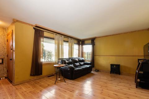 8831 Forestview Rd, Evanston, IL 60203 photo 4