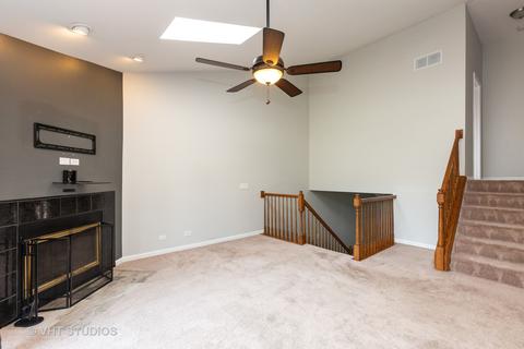 976 Ascot Dr, Elgin, IL 60123 photo 4