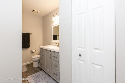 976 Ascot Dr, Elgin, IL 60123 photo 16