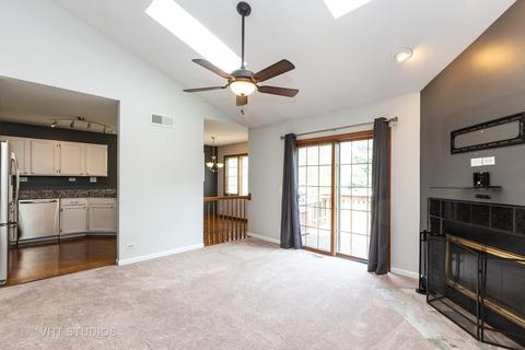 976 Ascot Dr, Elgin, IL 60123 photo 5