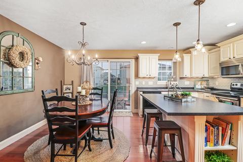 1208 Onyx Ln, Normal, IL 61761 photo 9