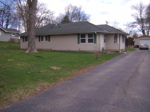 81 Maple St, Elgin, IL 60123 photo 1