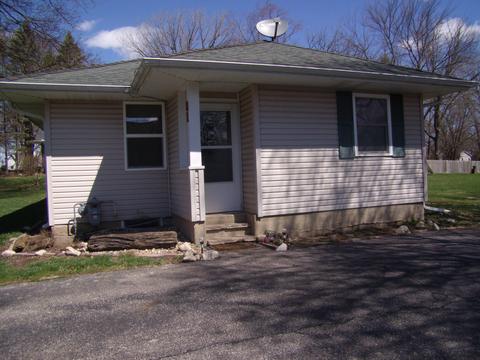 81 Maple St, Elgin, IL 60123 photo 2