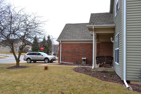 1 Longbow Ct, South Elgin, IL 60177 photo 3