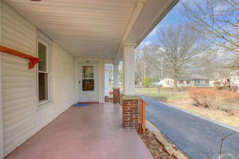 206 E Madison St, Philo, IL 61864 photo 5