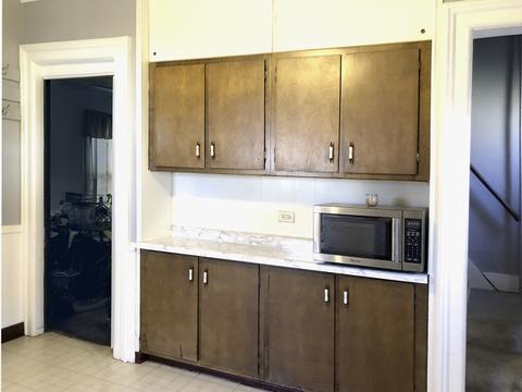 555 S State St, Elgin, IL 60123 photo 3
