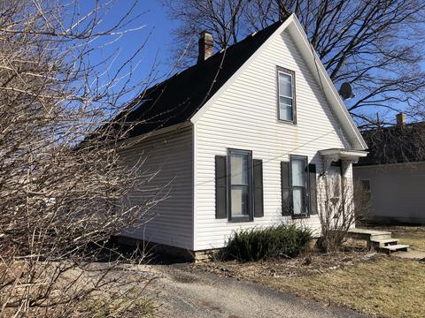 555 S State St, Elgin, IL 60123 photo 2