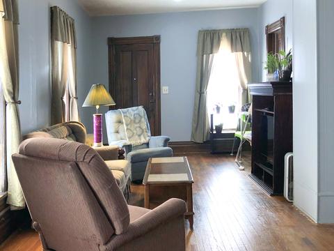 555 S State St, Elgin, IL 60123 photo 5
