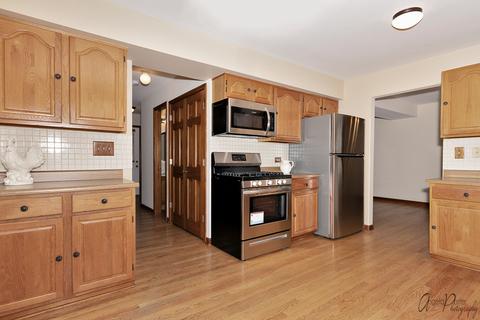 10 Crows Nest Ct, Third Lake, IL 60030 photo 6