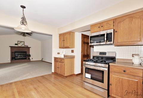 10 Crows Nest Ct, Third Lake, IL 60030 photo 5
