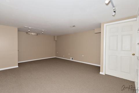 10 Crows Nest Ct, Third Lake, IL 60030 photo 17