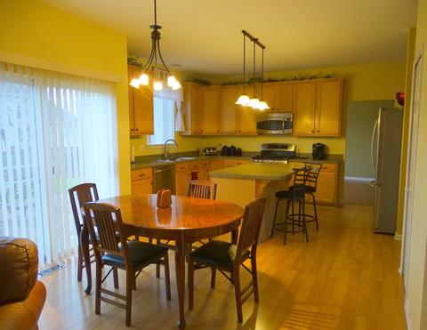 12829 Summerhouse Dr, Plainfield, IL 60585 photo 2