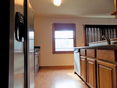 609 S Broadway St, Mchenry, IL 60050 photo 2