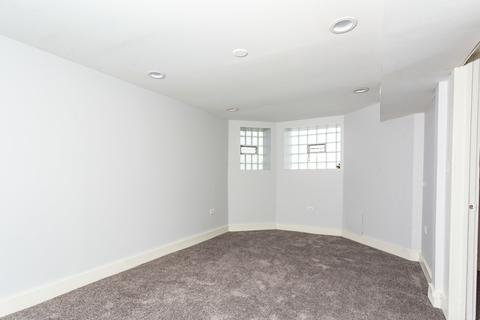 1427 E 69th Pl, Chicago, IL 60637 photo 17