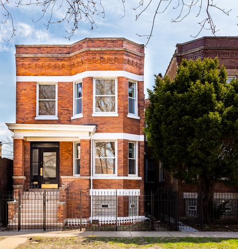 1427 E 69th Pl, Chicago, IL 60637 photo 1