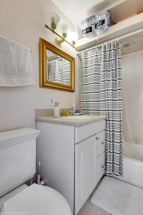 30 Elm St #19E, Chicago, IL 60611 photo 12
