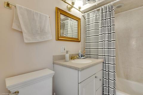 30 Elm St #19E, Chicago, IL 60611 photo 10