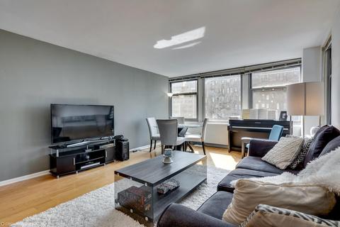 30 Elm St #19E, Chicago, IL 60611 photo 3