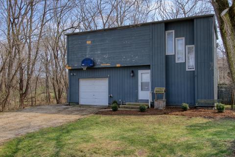 2505 Baldwin Rd, Mchenry, IL 60050 photo 1
