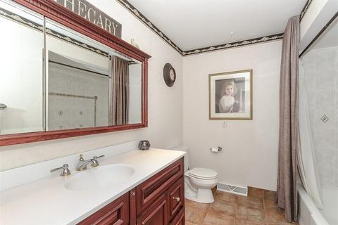 1140 Crestview Dr, Elgin, IL 60123 photo 18