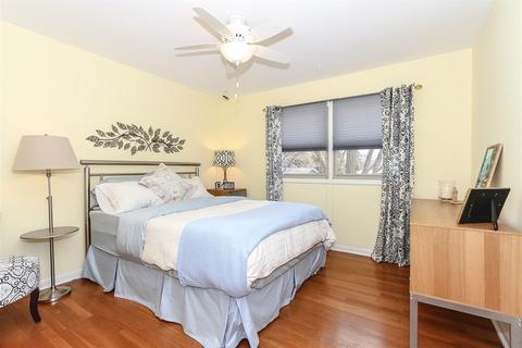 1140 Crestview Dr, Elgin, IL 60123 photo 14