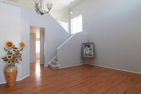 2403 Baldwin Ct, Aurora, IL 60503 photo 2