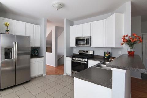 2403 Baldwin Ct, Aurora, IL 60503 photo 8