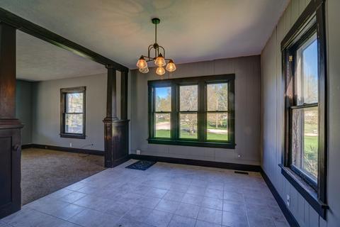 1020 E Main St, Clinton, IL 61727 photo 4