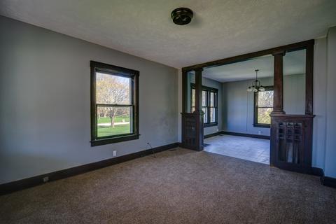 1020 E Main St, Clinton, IL 61727 photo 2