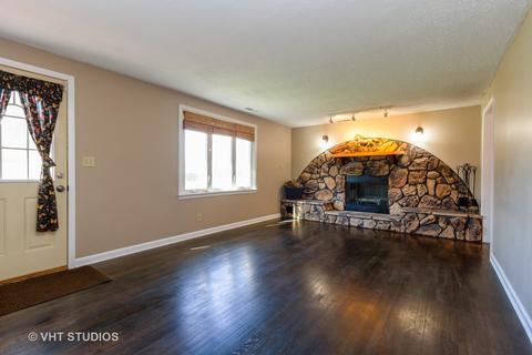 497 Eugene Dr, Bourbonnais, IL 60914 photo 2