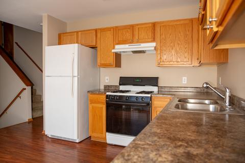1231 Willowbrook Dr, Belvidere, IL 61008 photo 2