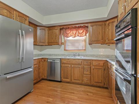 2923 Capen Dr, Bloomington, IL 61704 photo 5