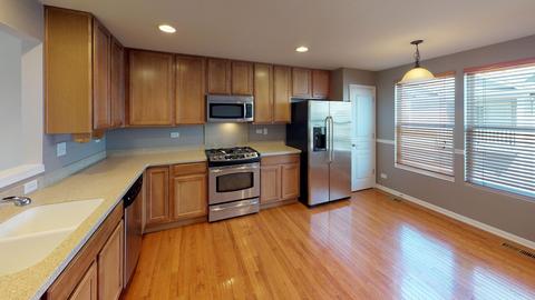 1006 Reserve Dr, Elgin, IL 60124 photo 6