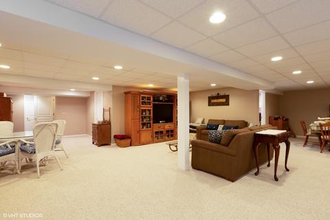 4135 Whitehall Ln, Algonquin, IL 60102 photo 13